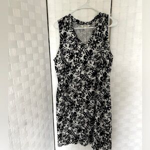 Briggs linen black /white/grey dress